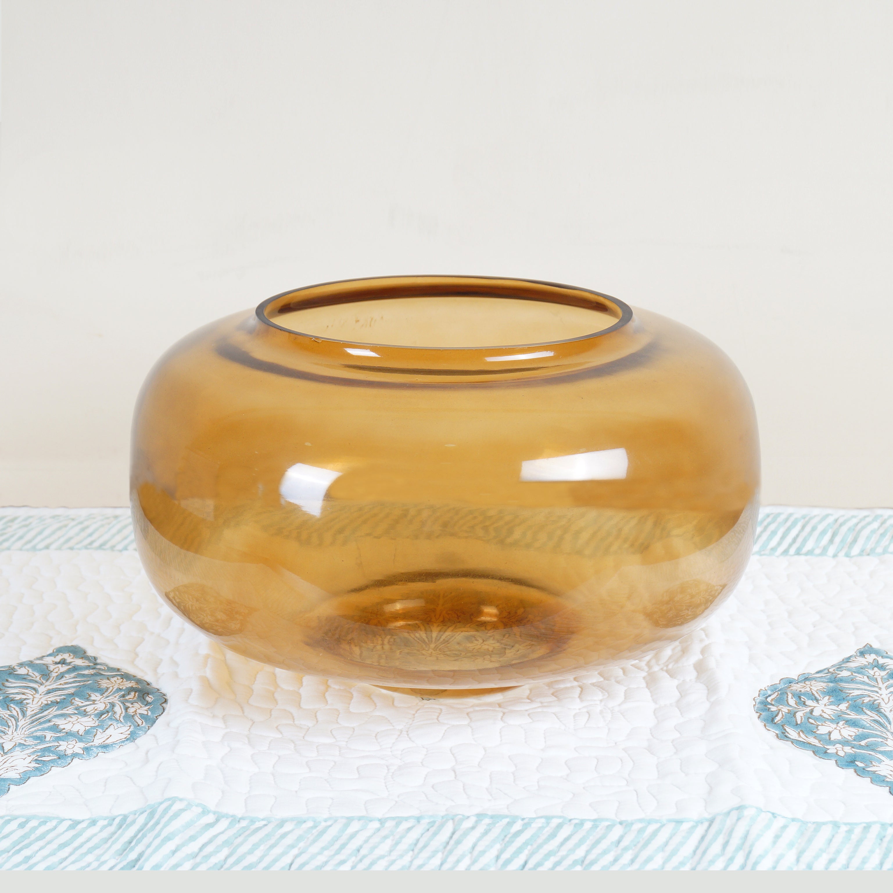 OoNA AAOS Glass Vase Brown Bowl